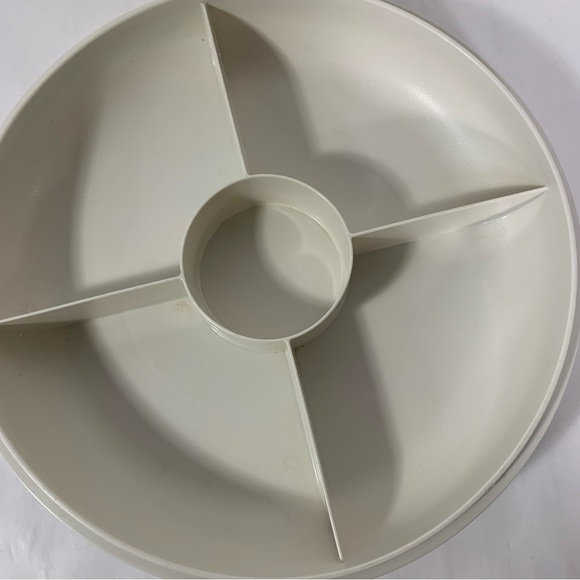 TUPPERWARE 1708 Divided Veggie Relish & Dip Serving Tray with lid - Picture 3 of 8